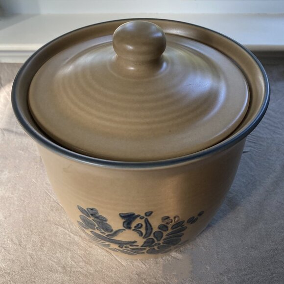 Pfaltzgraff Folk Art #507 Large Canister with Lid, Stoneware Farmhouse Country - Picture 3 of 9